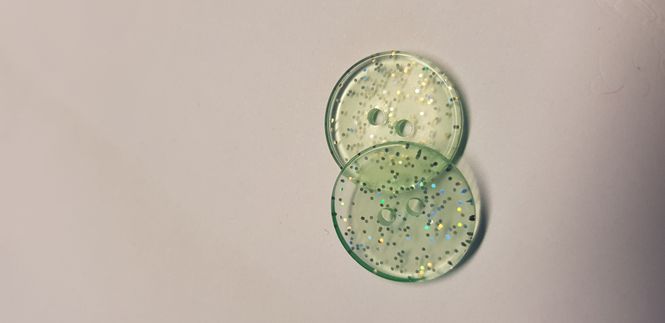 Hovedbilde Knapp 2-hulls glitter 20 mm. ...